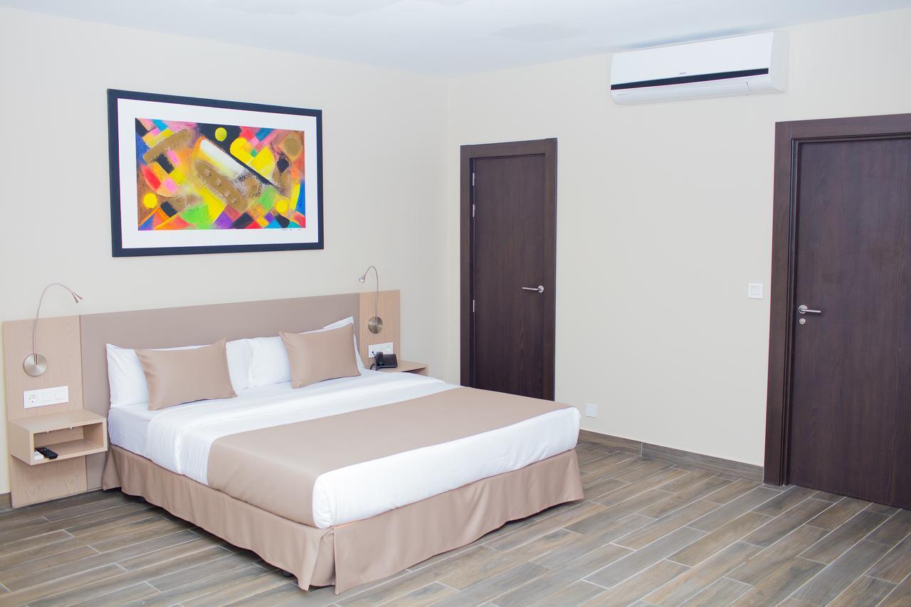 Fly Hotel Libreville Exterior photo