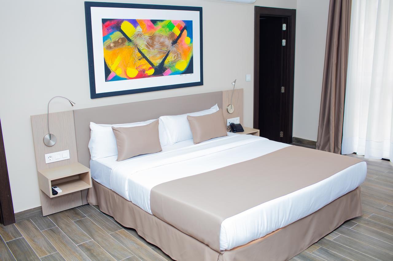 Fly Hotel Libreville Exterior photo