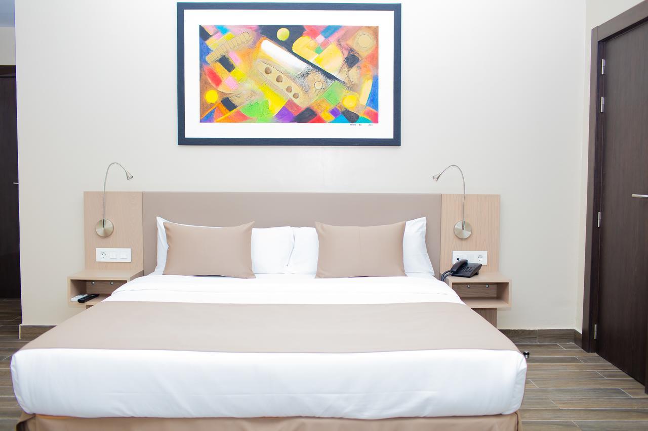 Fly Hotel Libreville Exterior photo