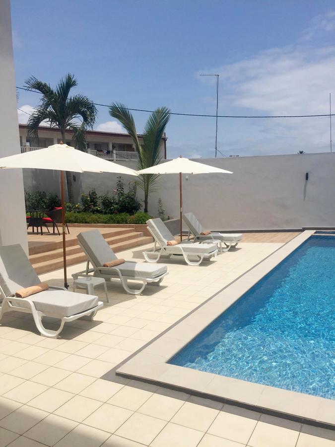 Fly Hotel Libreville Exterior photo